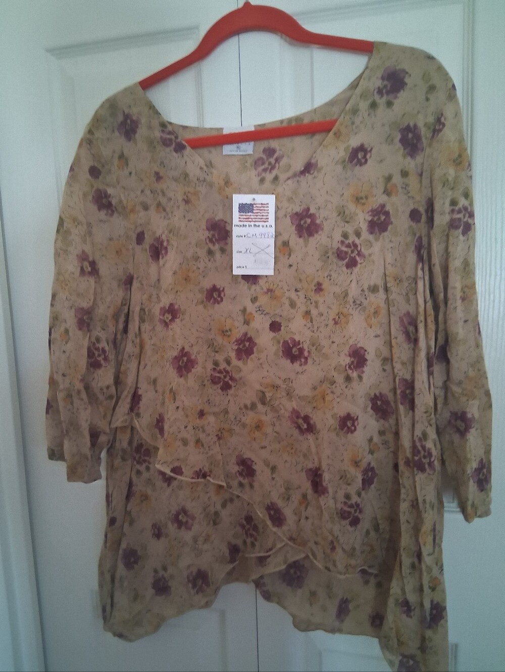 Floral Scoop-Neck Women’s Blouse in Beige and Purple
